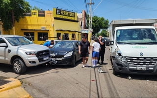 Choque múltiple en Capital: un camión habría provocado el accidente