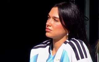 Dua Lipa dijo presente en La Bombonera para el Superclásico