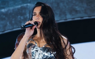 Dua Lipa no anduvo con vueltas y eligió entre Boca y River