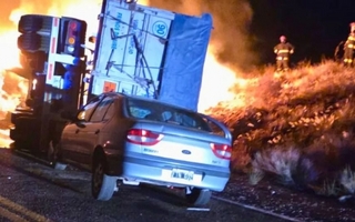 Un choque frontal entre dos camiones dejó dos muertos en Ruta 7