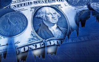 Este lunes, el dólar blue subió $10 y cierra en $1.425