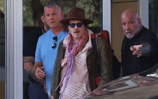 El actor Johnny Depp llegó a la Argentina este lunes