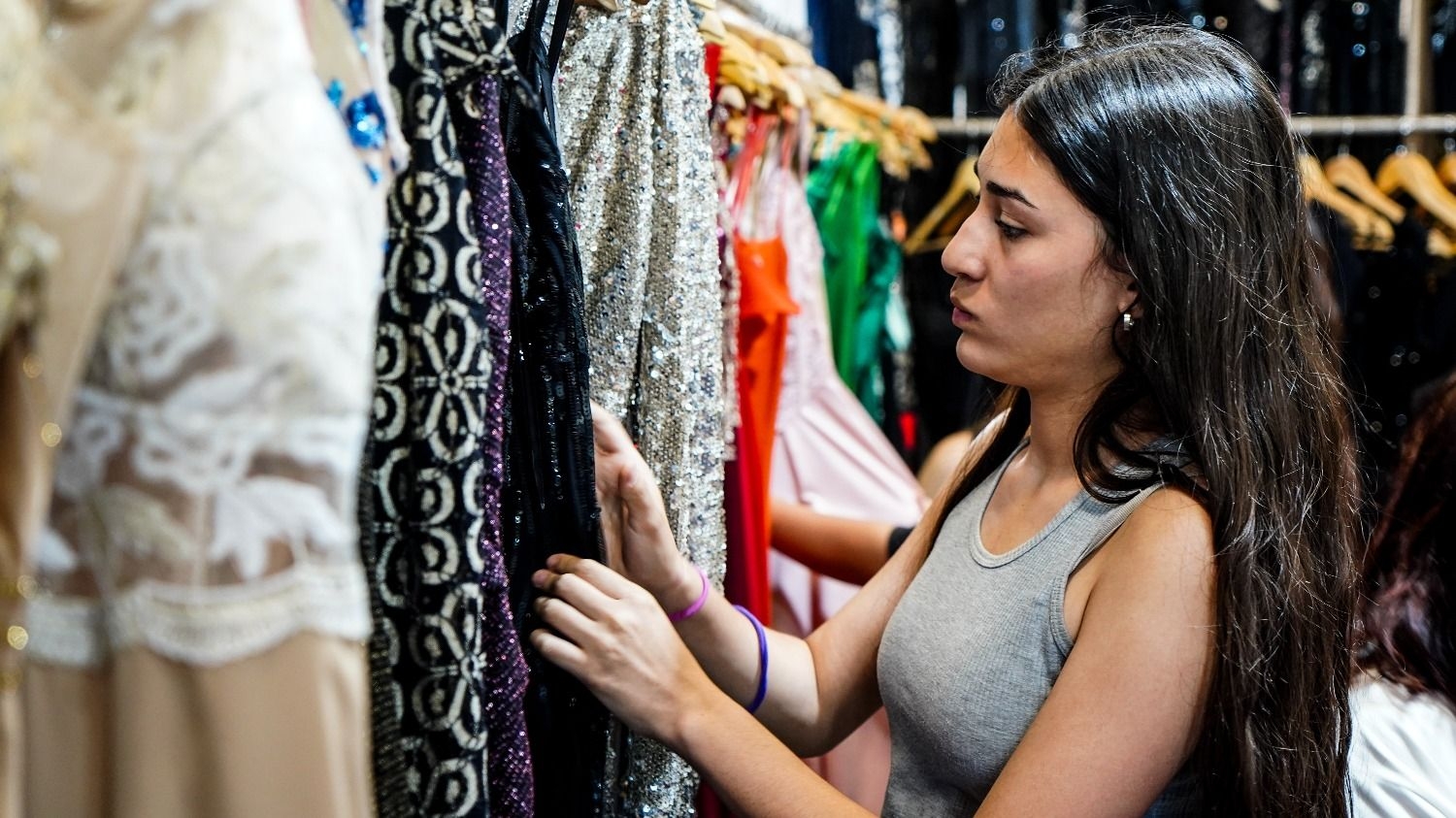 Cada vez más sanjuaninos optan por alquilar su ropa de gala. Foto: DIARIO HUARPE.