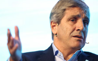 Caputo anunció beneficios impositivos para el sector asegurador y nuevas medidas