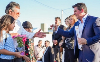 Orrego entregó casas en Chimbas y contó cuántas más quedan por entregar