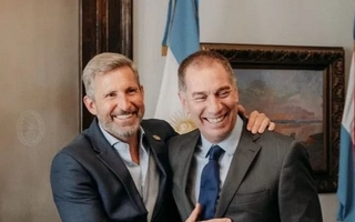  Santilli debutó como ministro del Interior: viaje a Entre Ríos y foto con Rogelio Frigerio