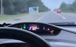 Inconciente: circulaba a más de 170 km/h con su hijo al frente sin cinturón