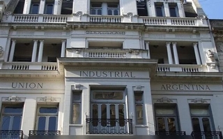 La UIA avala el pacto con EE.UU. y resalta su aporte al desarrollo industrial argentino