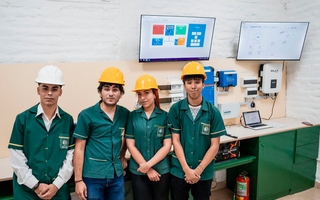 Una escuela sanjuanina genera su propia energía con una planta operada por alumnos
