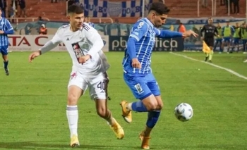 Godoy Cruz empató ante Riestra y descendió junto a San Martín