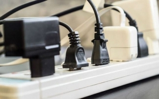 Electrodomésticos que consumen energía sin usarlos y cómo reducir su impacto en tu factura