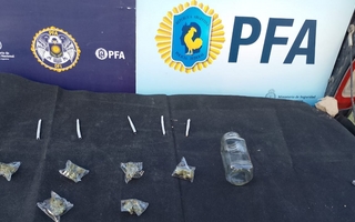 Repartidor quedó bajo investigación tras secuestrarle droga en un control de la PFA