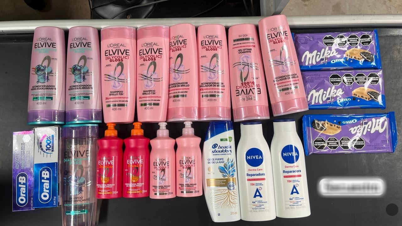 Los productos de limpieza y las golosinas que las mujeres intentaron robar en Chango Mas