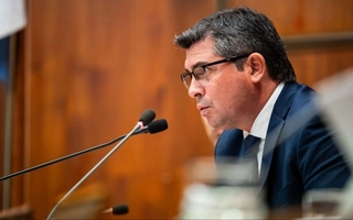 Orrego dijo que tiene que ordenar el "desastre financiero que dejó Uñac"