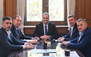 El gobernador de Chaco se reunió en Casa Rosada con Adorni y Santilli