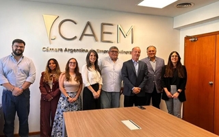 Acuerdo histórico: la minería incorpora licencias por maternidad, paternidad y cuidados en todo el sector