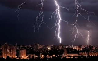 El SMN advierte un jueves de temporal de tormentas en el centro del país