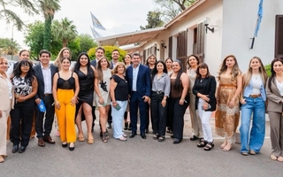 Orrego recibió a las 19 finalistas de Emprendedora del Sol 2025