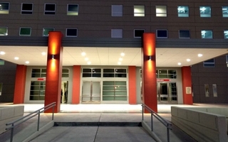 Amenaza de bomba en el Rawson: analizan declarar a la acusada inimputable