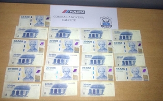 Pagó una PlayStation con $400.000 falsos y escapó, ahora es buscado