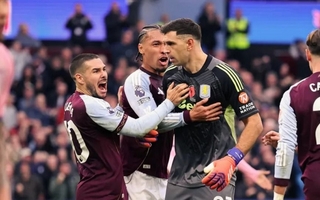 El futuro del Dibu Martínez vuelve a encender rumores