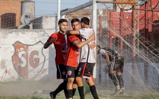 En protesta por el arbitraje, un equipo no jugó durante el segundo tiempo: perdió 6 a 0