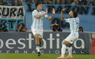 Racing eliminó a River con un gol sobre el final y clasificó a cuartos del Clausura