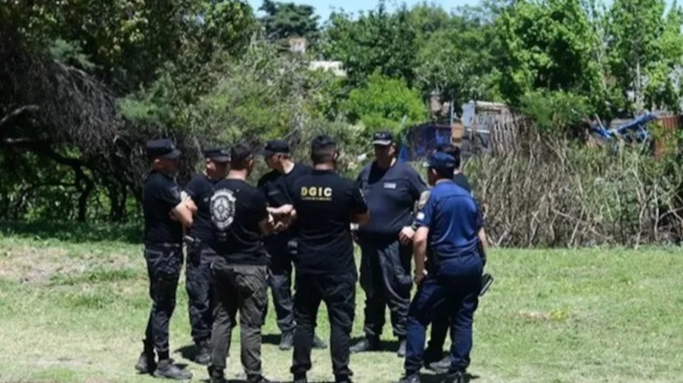 Encuentran más restos humanos en el basural de un canal y crece el miedo