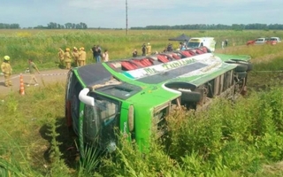 Tragedia: el fiscal sostiene que el colectivo volcó porque el conductor “se quedó dormido”