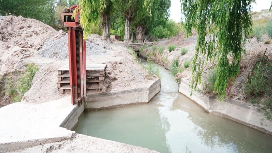 Conflicto por el Río del Agua: la Defensoría del Pueblo exige respuestas