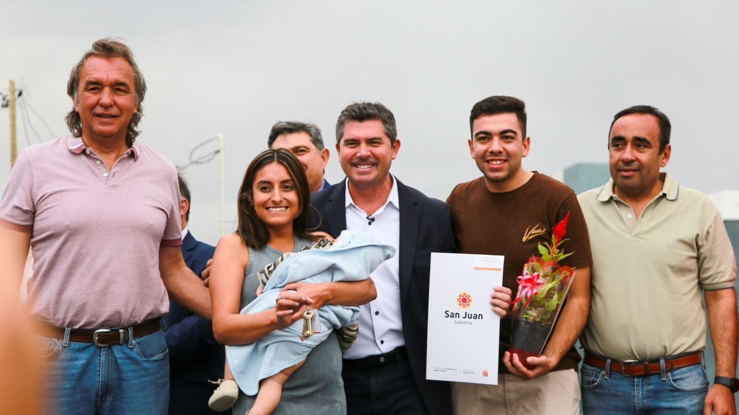Orrego inauguró viviendas y adelantó obras claves en Iglesia