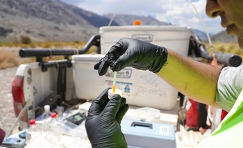 Confirmado: los laboratorios tomaron muestras de agua y suelo en la cuenca del río Jáchal