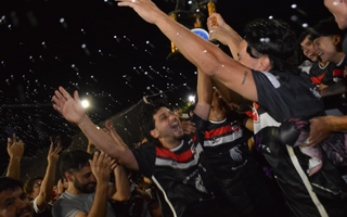 Escobar se consagró campeón y logró un histórico ascenso a Primera División