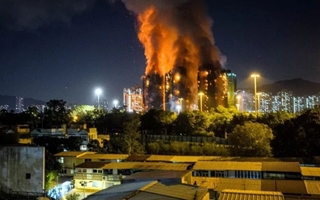 Tragedia en Hong Kong: sube el número de muertos por el incendio de edificios