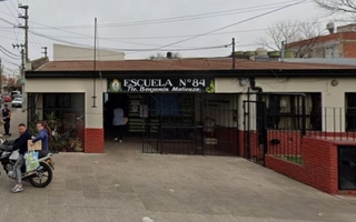 Una maestra fue golpeada por una madre y podría perder el ojo