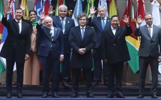 Milei viaja a Brasil para la cumbre del Mercosur antes de la firma histórica con la UE