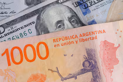 Cómo invertir el aguinaldo en diciembre: opciones en pesos y dólares para distintos perfiles