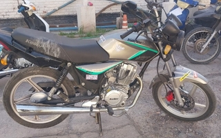 Robaron una moto en Albardón, huyeron y uno terminó detenido