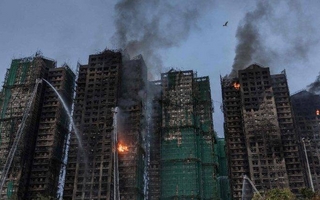 Subió a 94 la cantidad de fallecidos en el incendio en Hong Kong