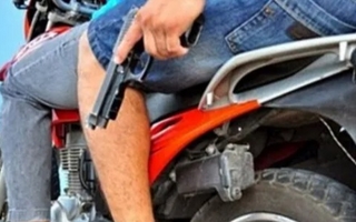 Violento robo a un joven en Albardón: motochorros le apuntaron con un arma