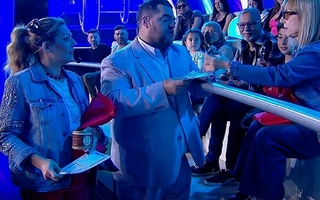 La pareja de 29 y 69 años en Ahora Caigo que desató la reflexión de Barassi