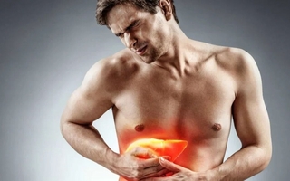 Cuánto alcohol aumenta el riesgo de hígado graso: diferencias entre hombres y mujeres