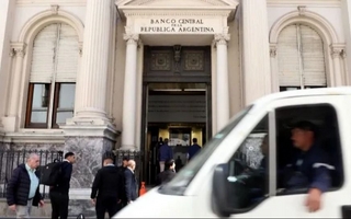 El BCRA pagará u$s1.000 millones y vuelve a tensionar las reservas