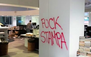 Activistas propalestinos atacaron la redacción de un diario italiano