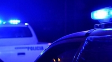 Perdió el control de su moto, cayó al pavimento y murió 
