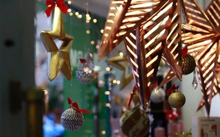 $500.000 para la mejor vidriera: Rawson elige el local con mayor espíritu navideño