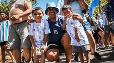 Mundial de Qatar 2022: la gente copó la Plaza 25 de Mayo tras la consagración de Argentina