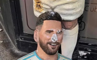 Destruyen otra vez la estatua de Lionel Messi en Mar del Plata