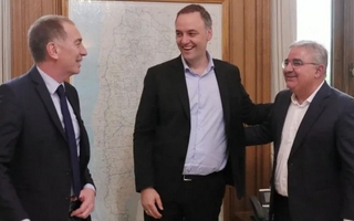 Santilli acelera reuniones para asegurar votos del Presupuesto 2026