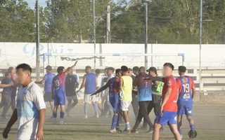 Suspendieron un partido por ataques a los árbitrso